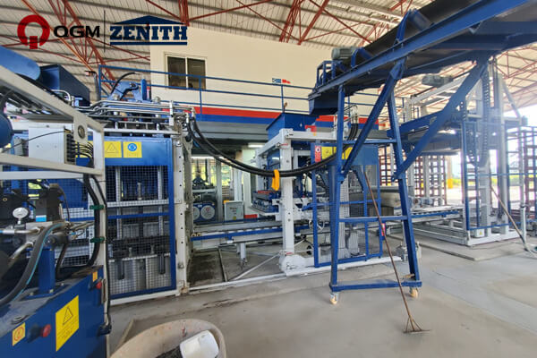QGM NOU ZN900C Mașină automată de fabricat blocuri de beton în Honduras